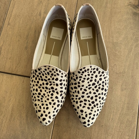 Dolce Vita 8.5 spotted animal print loafers flats with pointed toe - Picture 1 of 8